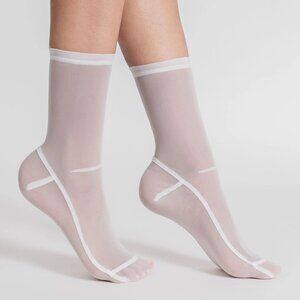 Darner Solid White Mesh Socks in Solid White Mesh